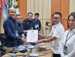Stefanus BAN Liow Resmi Daftarkan Diri Calon DPD-RI Ke-KPU Sulut