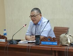 Wakil Ketua Komisi IV Louis Schramm Menanyakan Dua Hal Pada Biro Kesra