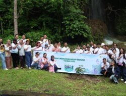 Srikandi PLN UP3 Luwuk Tanam Pohon di Sekitar Air Terjun Hanga-Hanga sebagai Wujud Nyata Kepedulian Lingkungan