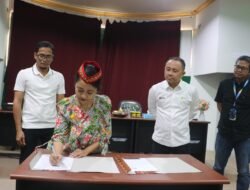 PLN SERAHKAN BANTUAN BEASISWA DAN JALIN KERJASAMA DENGAN UNIVERSITAS SINTUWU MAROSO