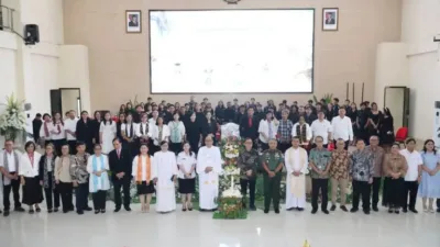 Gelar Perayaan Paskah di Fakultas Kedokteran, Rektor Unsrat Ajak Civitas Akademika Bawa Semangat Pembaruan