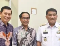 Momen Akrab Gubernur Sulut Yulius Selvanus Sambut Rektor Unsrat: Ini Sahabat Lama Saya